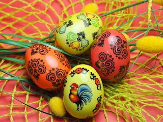 Porcelanowe dekoracje na Wielkanoc.