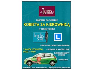 Kobieta za kierownicą z portalem dlaLejdis.pl