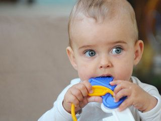 Ząbkowanie u niemowlaka - najczęstsze objawy.