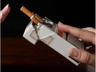 Dlaczego kobiety sięgają po papierosy?