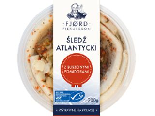 Śledź przekąskowy z suszonymi pomidorami z firmy FJØRD FISKURSSON.