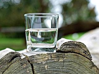 Jak prawidłowo pić wodę?